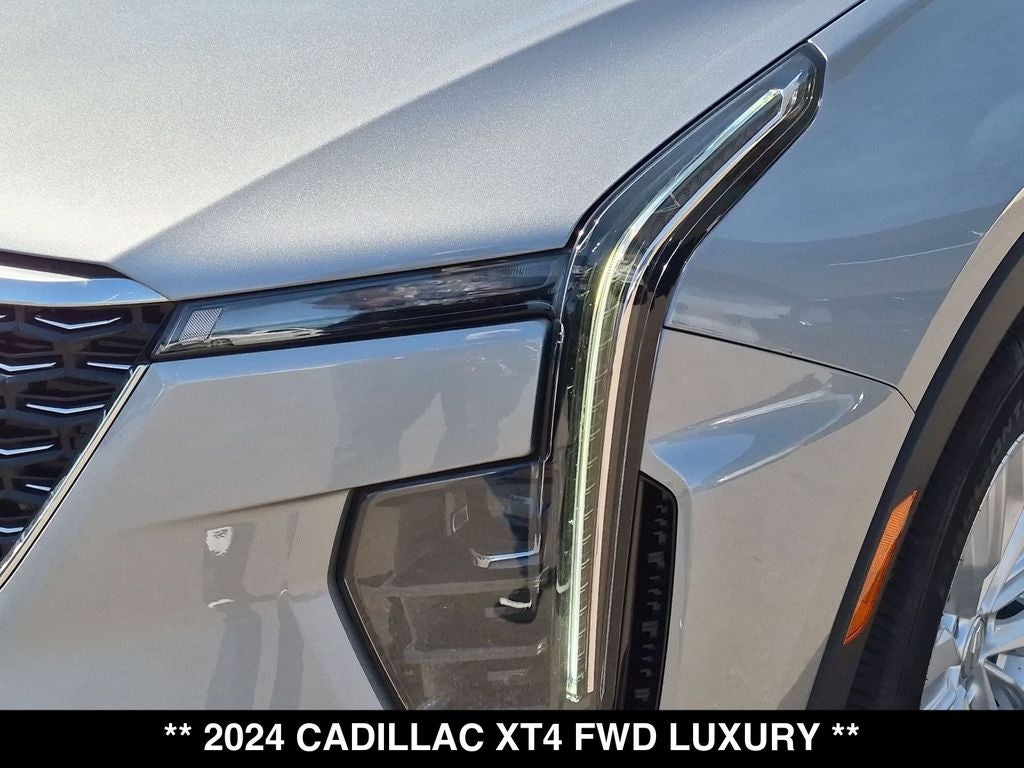 2024 Cadillac XT4 Luxury