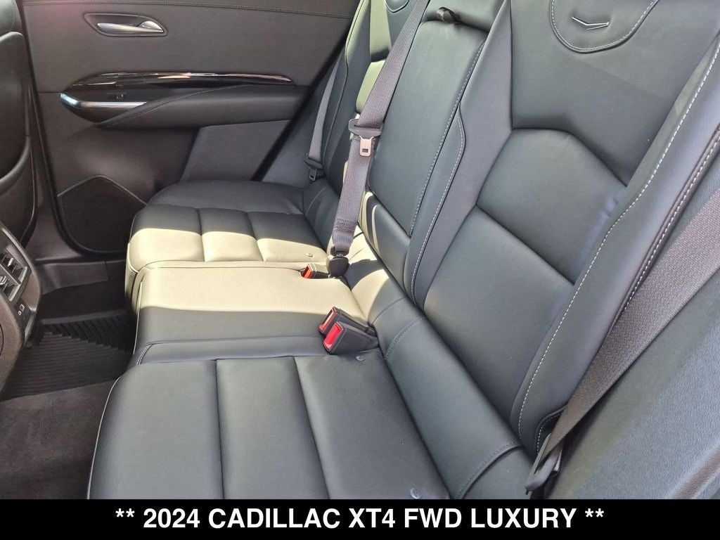 2024 Cadillac XT4 Luxury