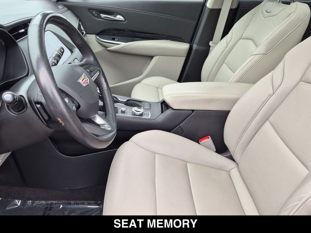 2023 Cadillac XT4 Premium Luxury