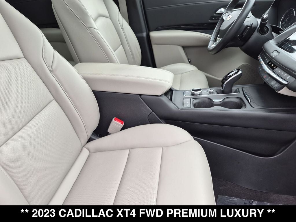 2023 Cadillac XT4 Premium Luxury