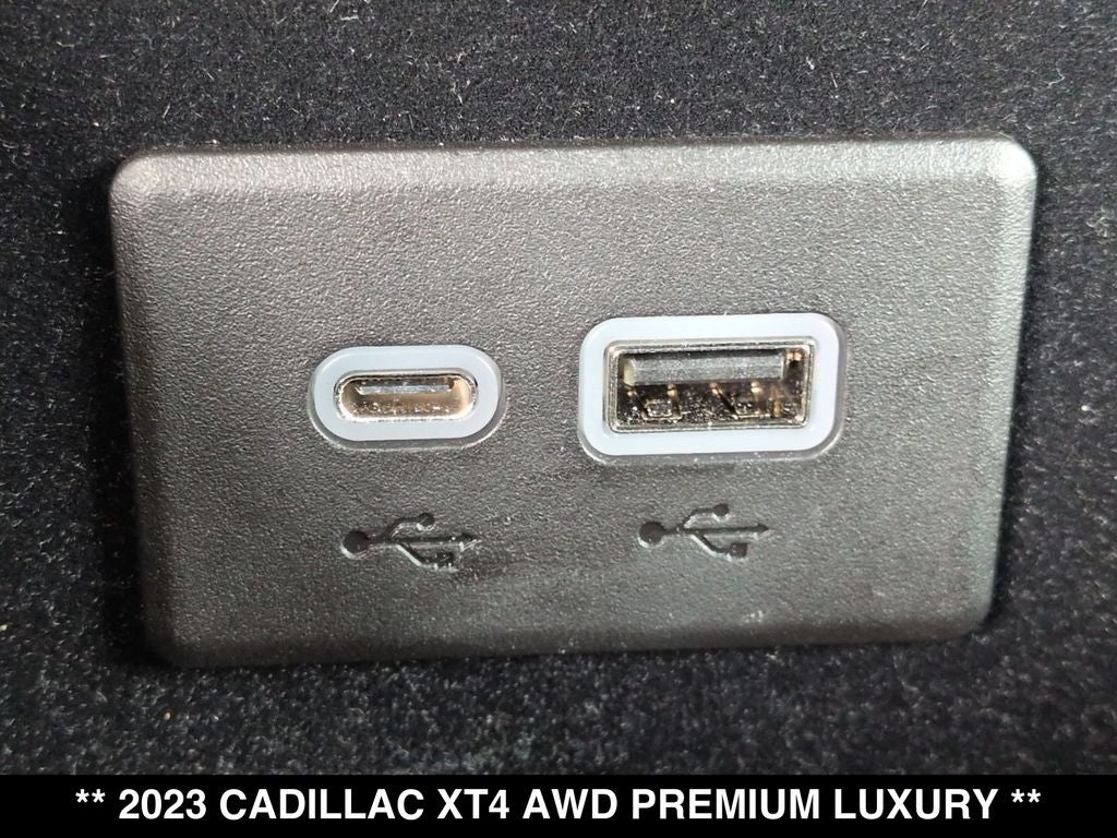 2023 Cadillac XT4 Premium Luxury