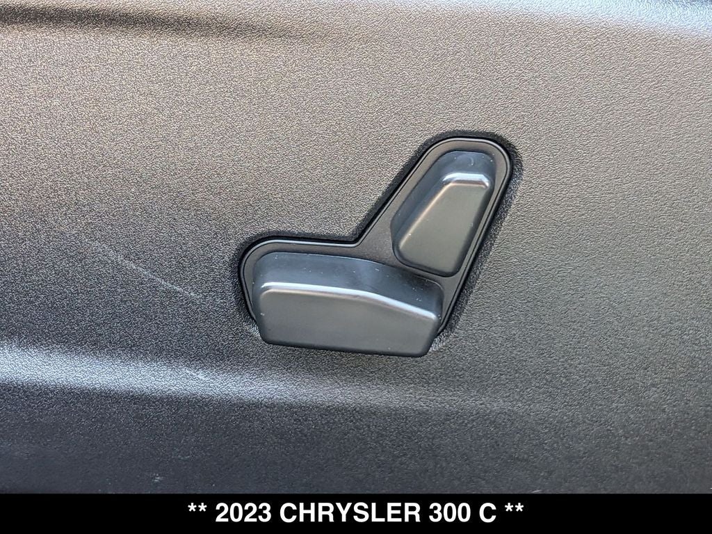 2023 Chrysler 300 C
