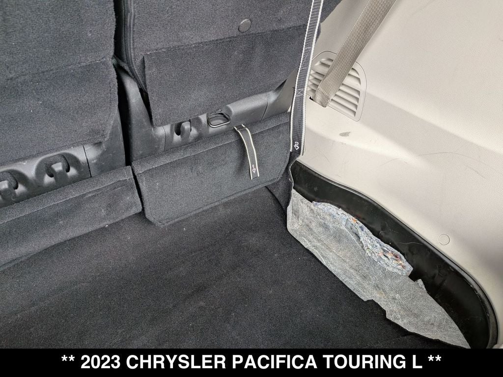 2023 Chrysler Pacifica Touring L