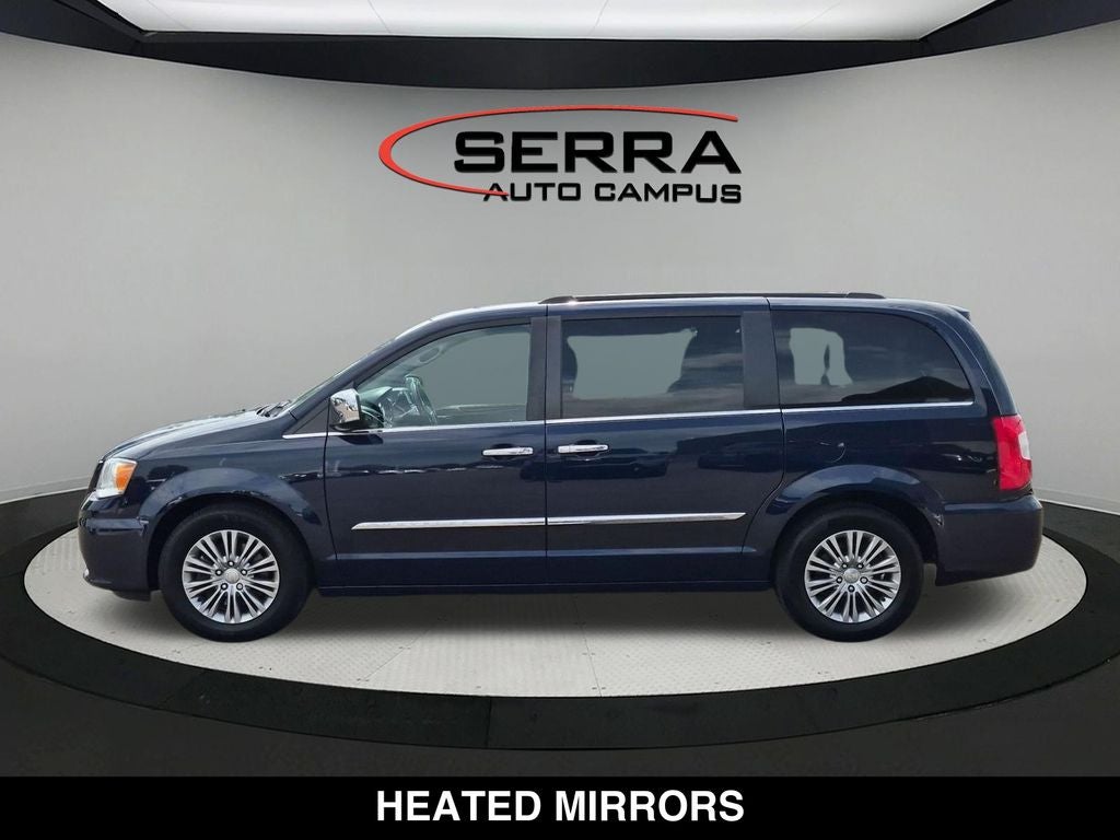 2016 Chrysler Town & Country Touring-L