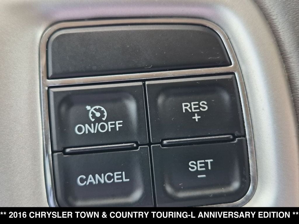 2016 Chrysler Town & Country Touring-L