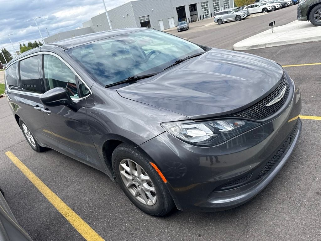 2023 Chrysler Voyager LX
