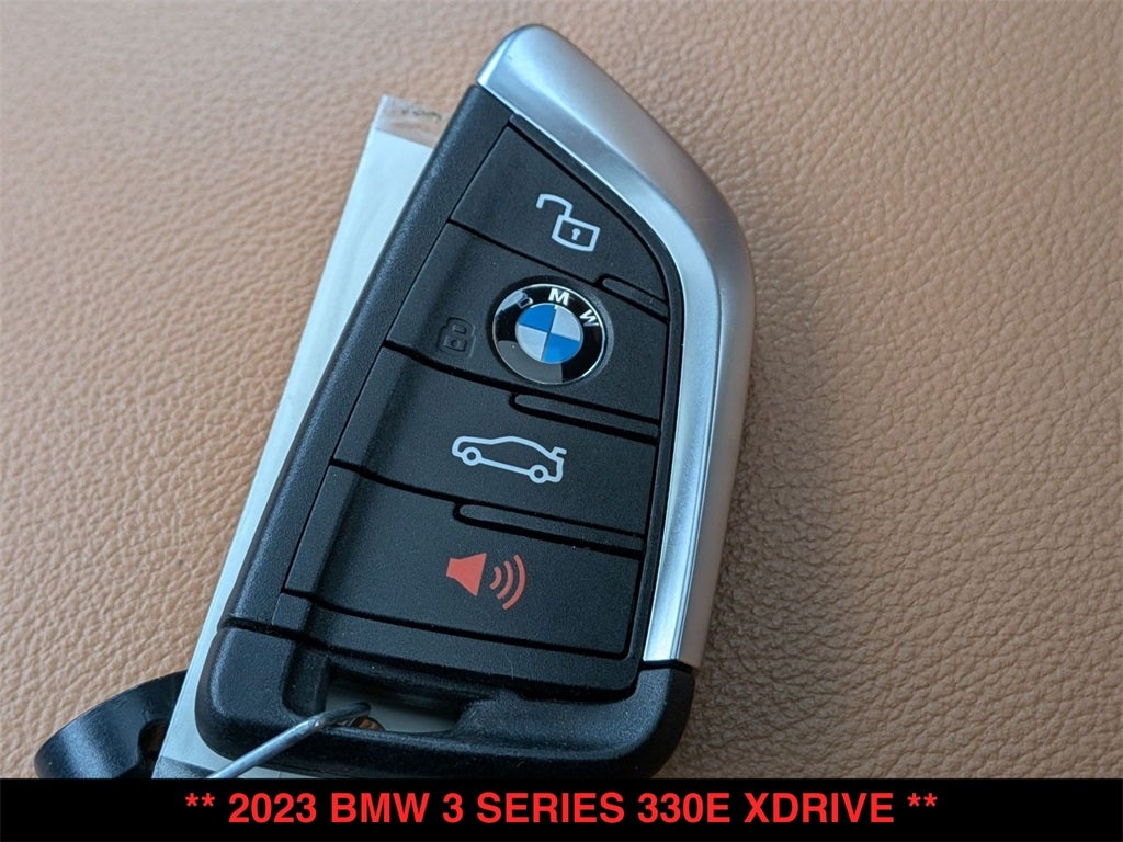 2023 BMW 330e xDrive 330e xDrive