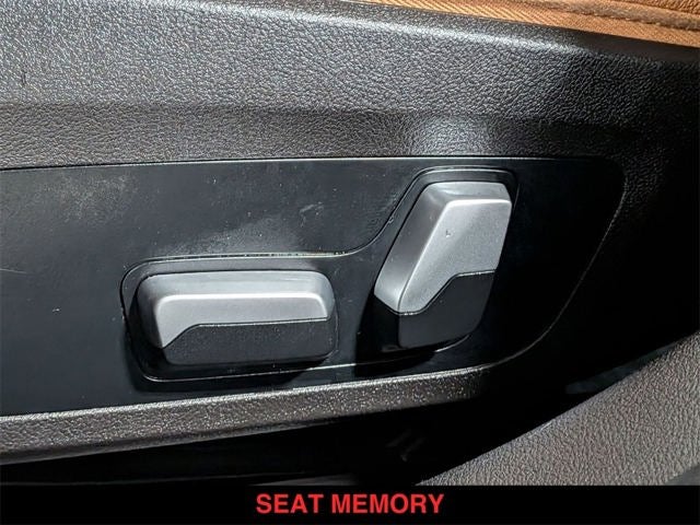 2023 BMW 330e xDrive 330e xDrive