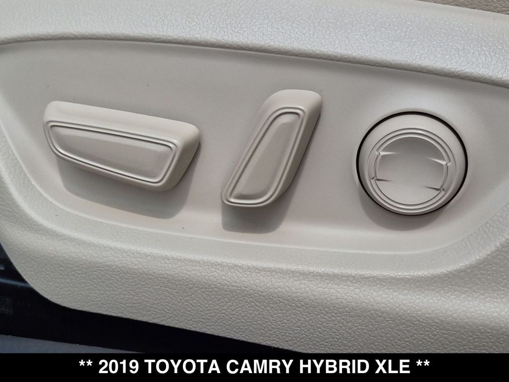 2019 Toyota Camry Hybrid XLE