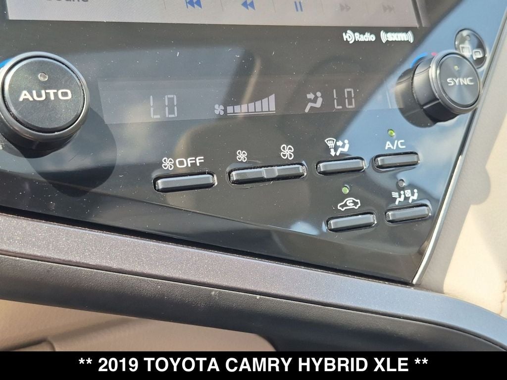 2019 Toyota Camry Hybrid XLE