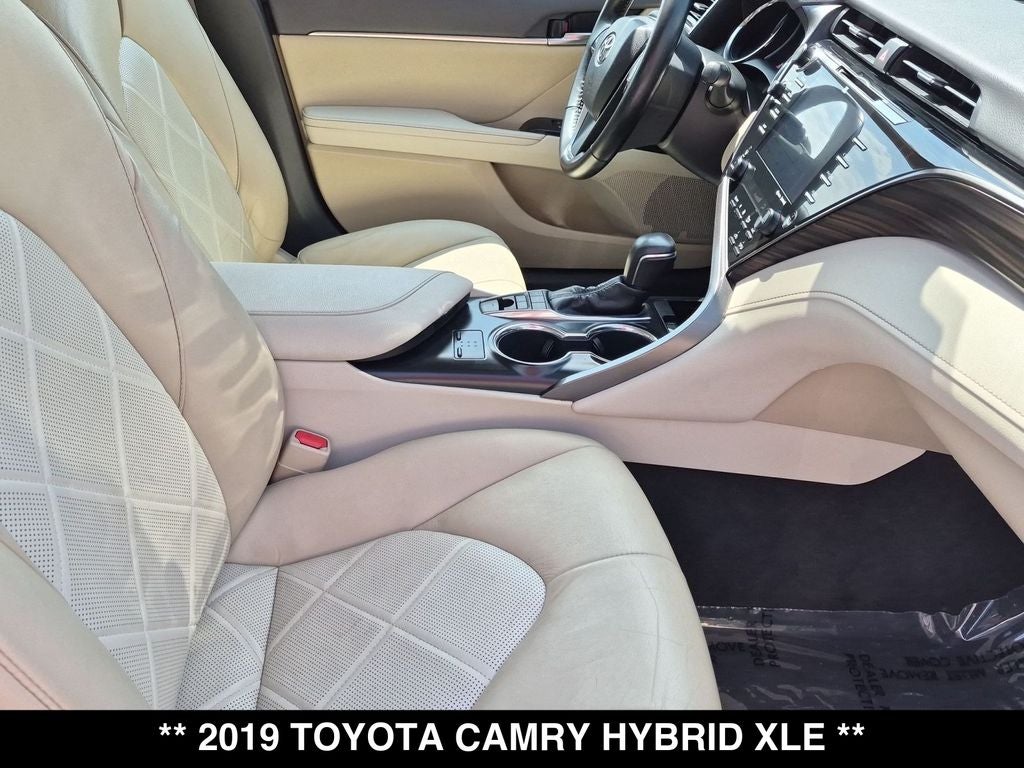 2019 Toyota Camry Hybrid XLE