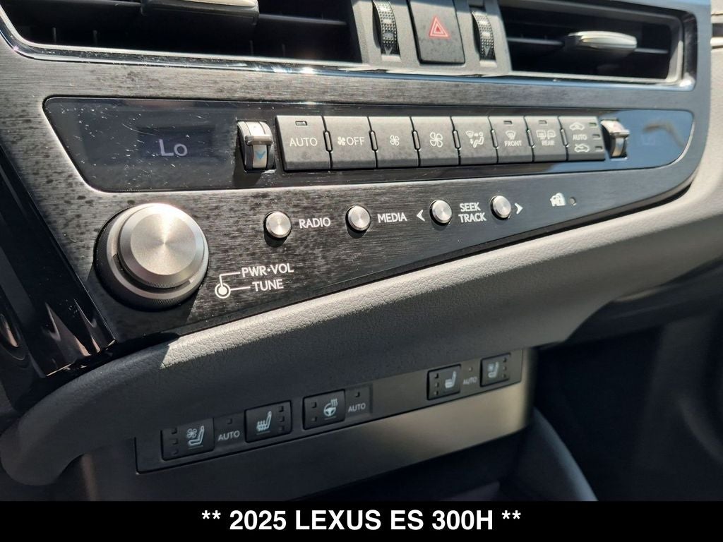 2025 Lexus ES 300h
