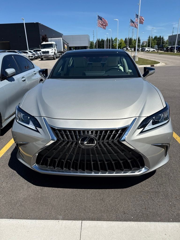 2022 Lexus ES 350