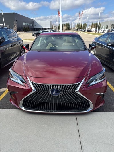 2020 Lexus ES 300h Luxury