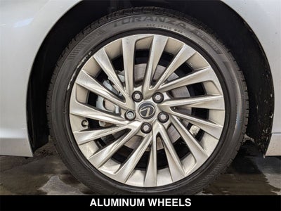 2023 Lexus ES 300h Luxury