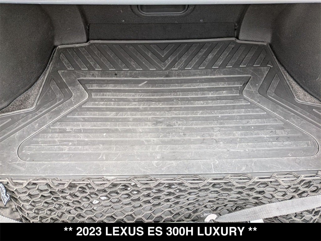 2023 Lexus ES 300h Luxury