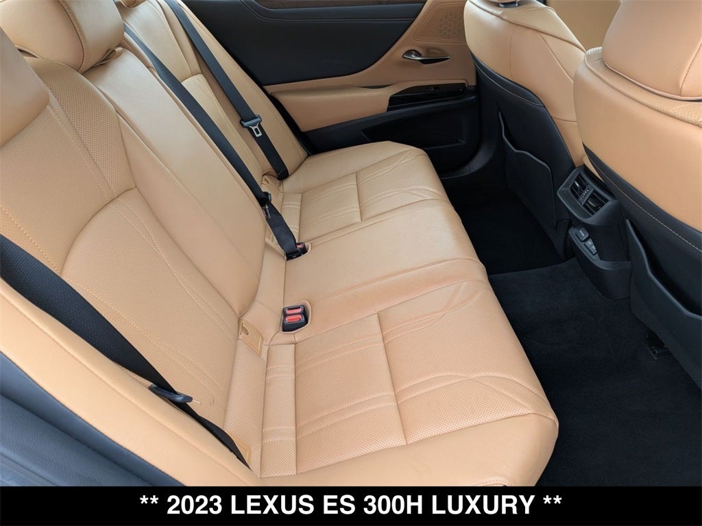 2023 Lexus ES 300h Luxury
