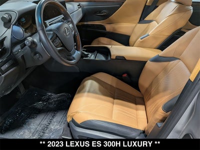 2023 Lexus ES 300h Luxury