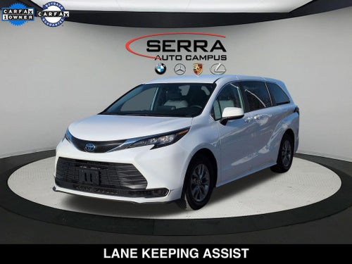 2022 Toyota Sienna LE 8 Passenger