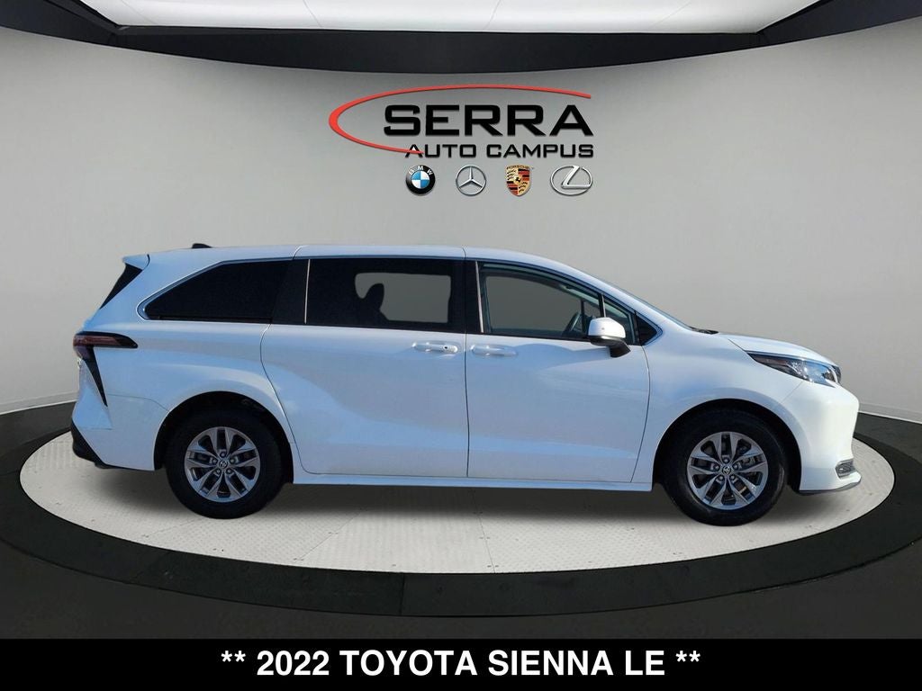 2022 Toyota Sienna LE 8 Passenger