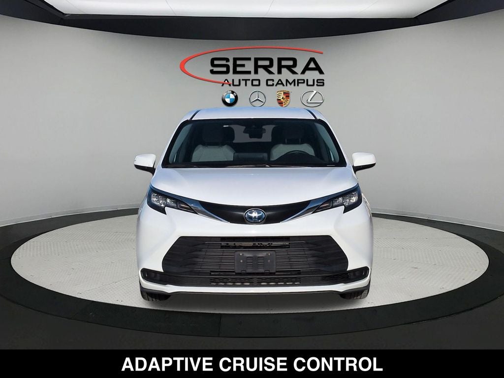 2022 Toyota Sienna LE 8 Passenger