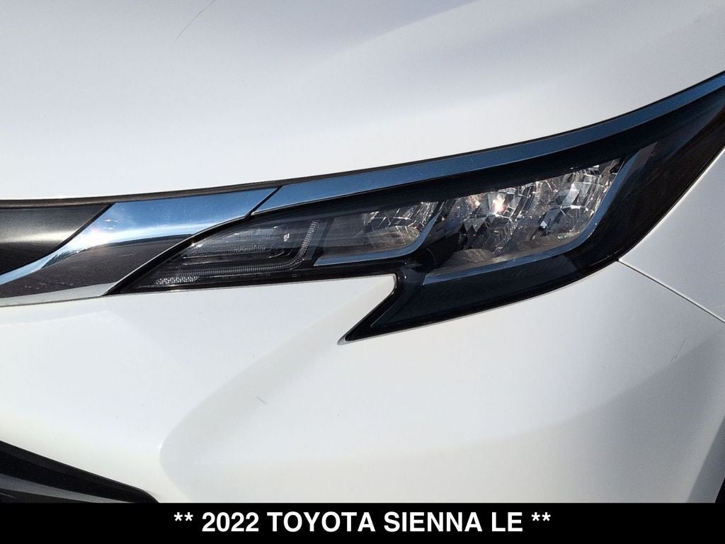2022 Toyota Sienna LE 8 Passenger