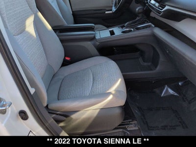 2022 Toyota Sienna LE 8 Passenger