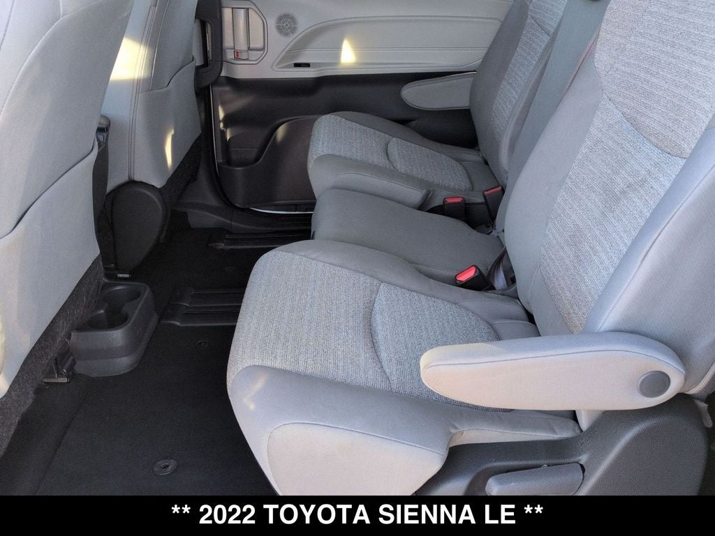 2022 Toyota Sienna LE 8 Passenger