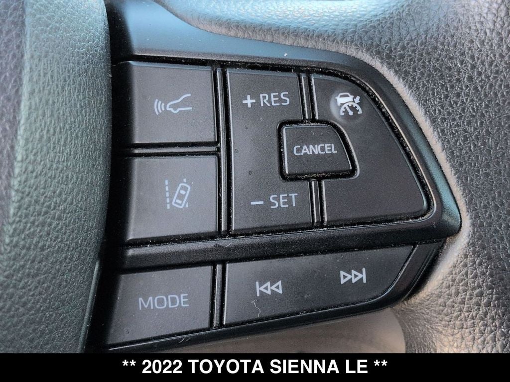 2022 Toyota Sienna LE 8 Passenger