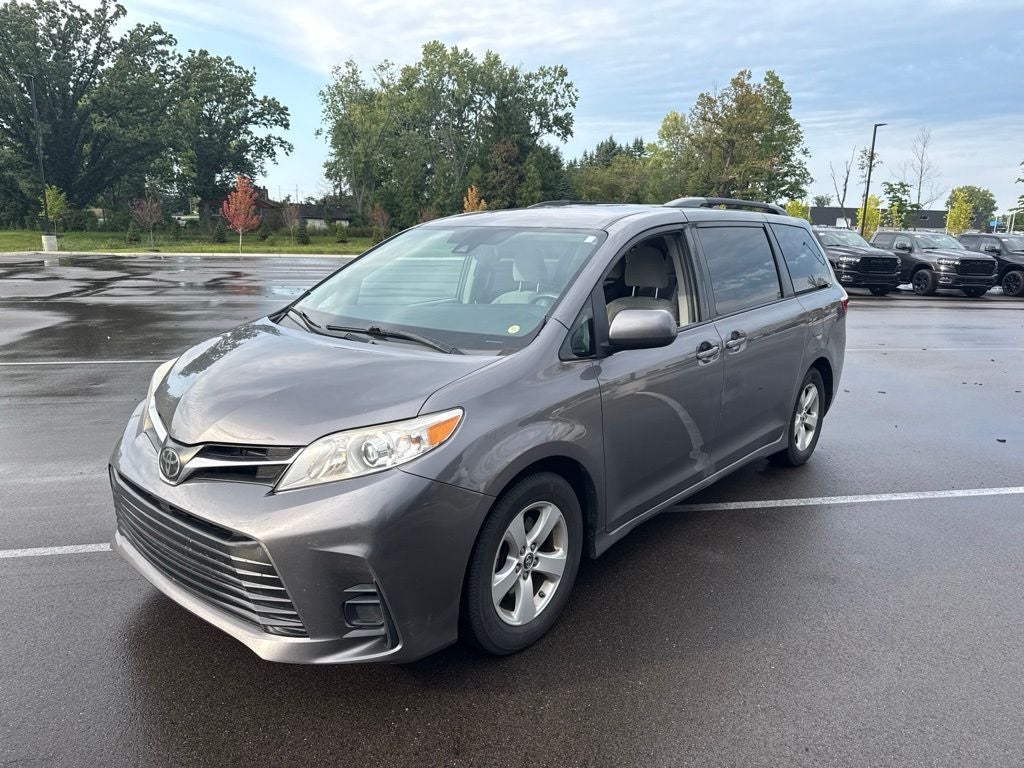 2018 Toyota Sienna LE 8 Passenger