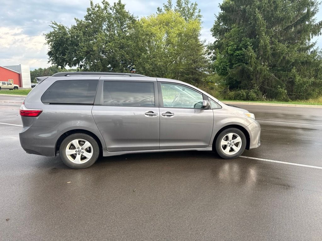 2018 Toyota Sienna LE 8 Passenger
