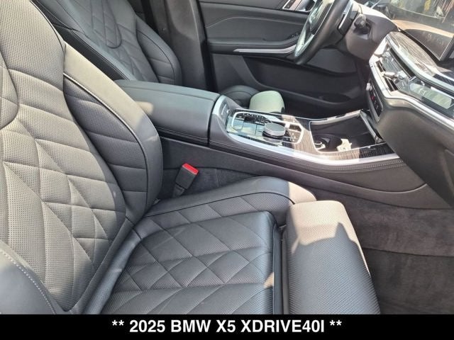 2025 BMW X5 xDrive40i M Sport Package