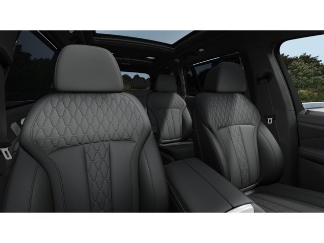 2027 BMW X7 M60i