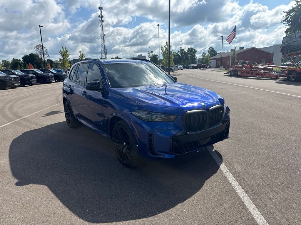 2025 BMW X5 M60i