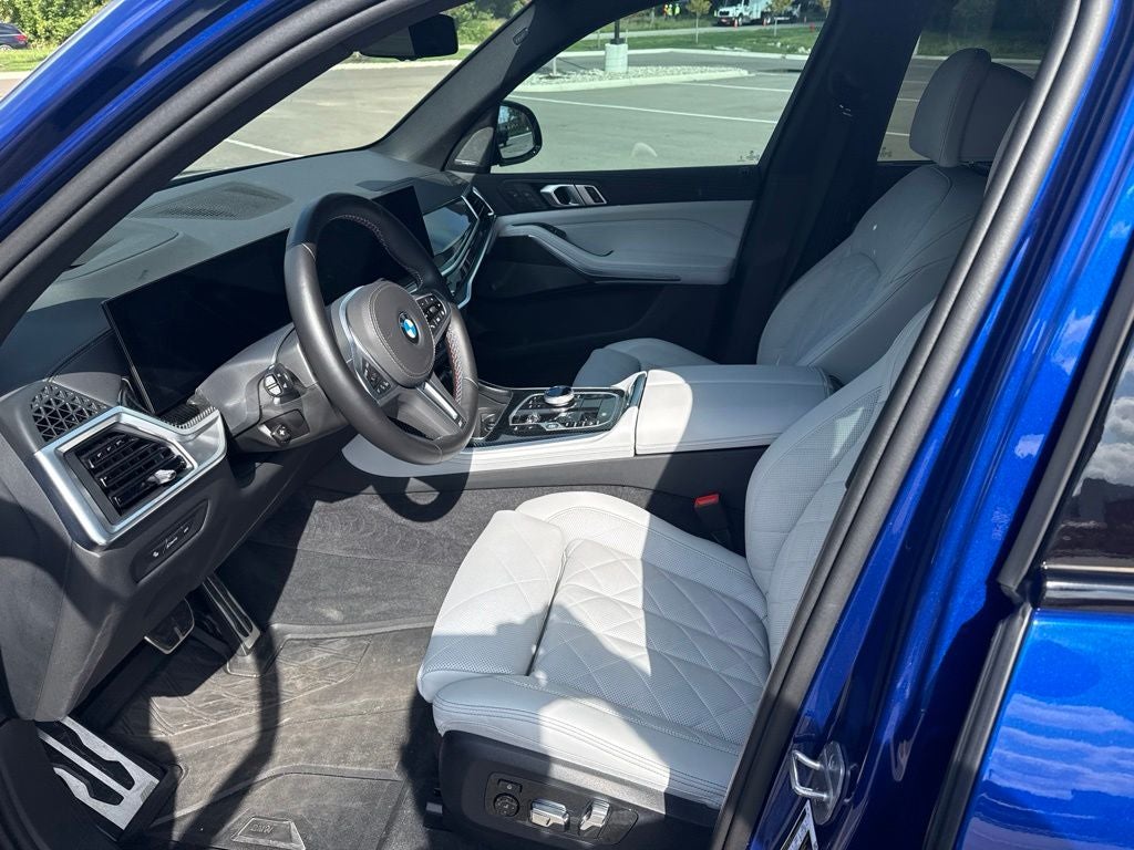 2025 BMW X5 M60i