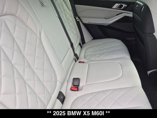 2025 BMW X5 M60i