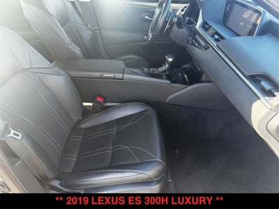 2019 Lexus ES 300h Luxury