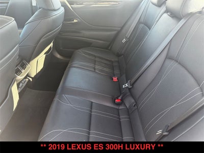 2019 Lexus ES 300h Luxury