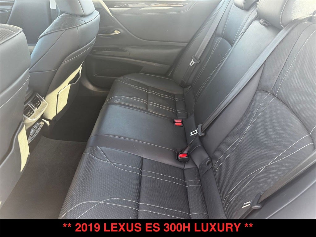 2019 Lexus ES 300h Luxury