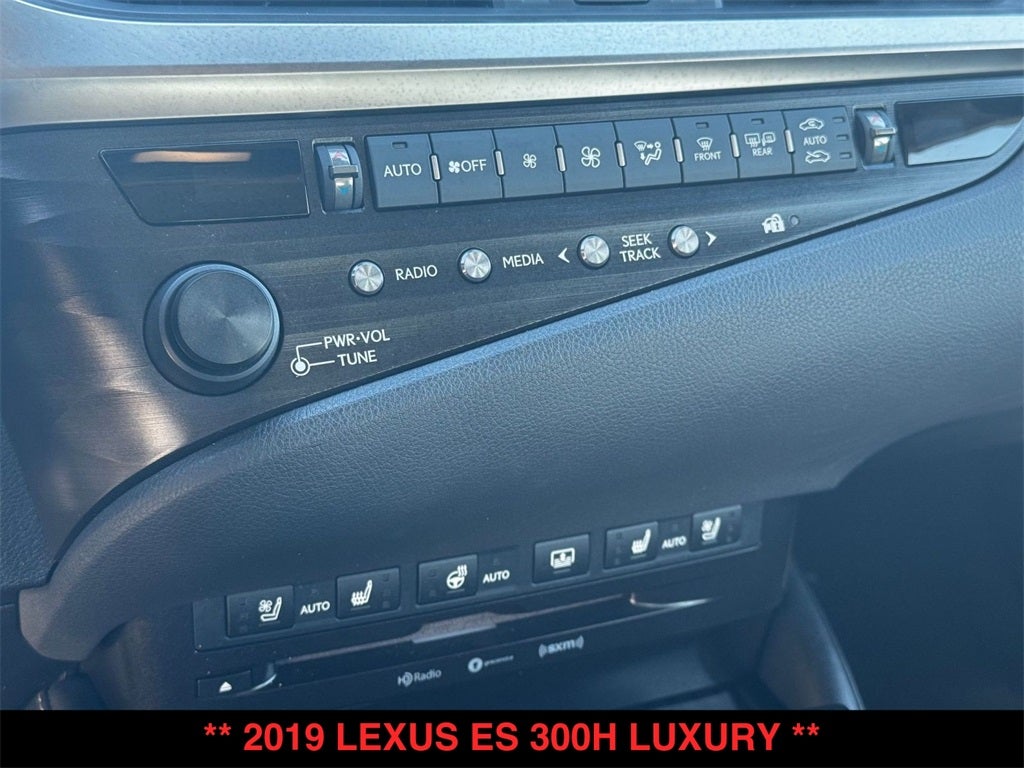 2019 Lexus ES 300h Luxury