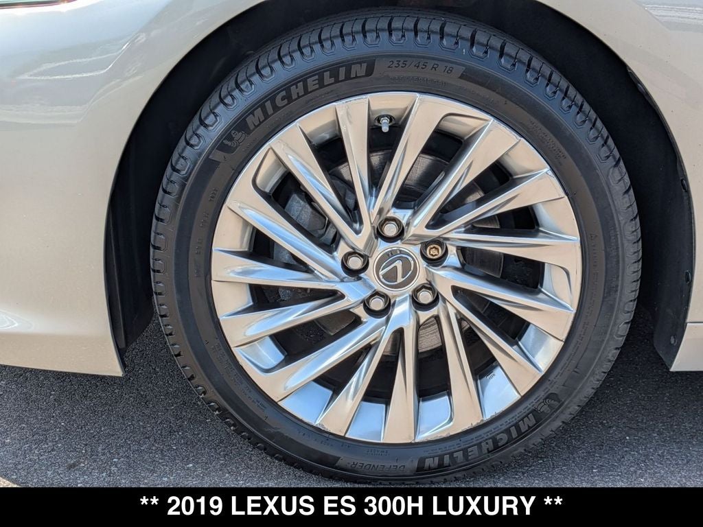 2019 Lexus ES 300h Luxury
