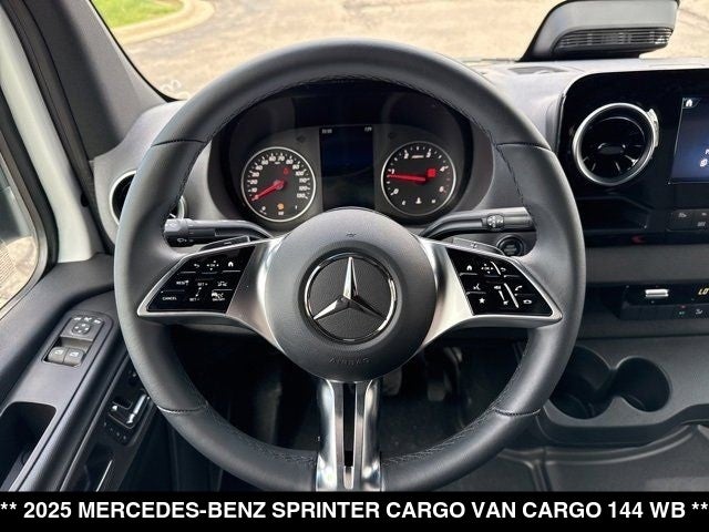 2025 Mercedes-Benz Sprinter 2500 Cargo 144 WB