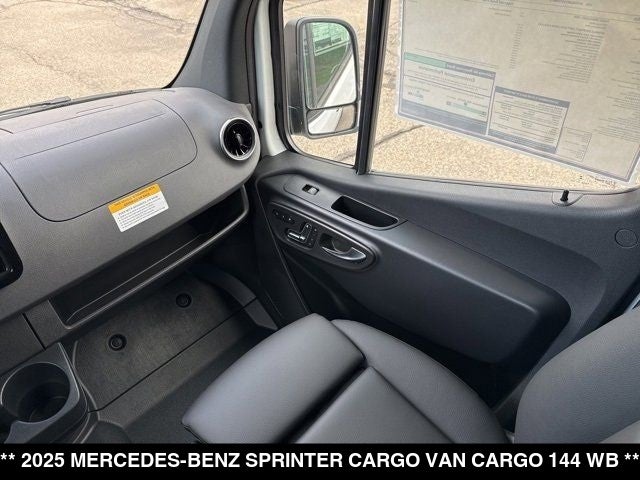 2025 Mercedes-Benz Sprinter 2500 Cargo 144 WB