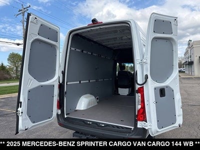 2025 Mercedes-Benz Sprinter 2500 Cargo 144 WB