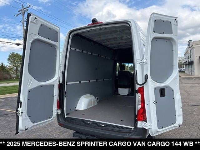2025 Mercedes-Benz Sprinter 2500 Cargo 144 WB