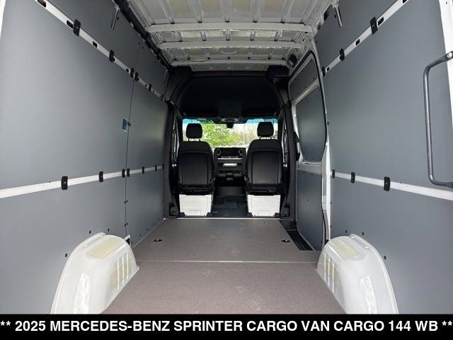 2025 Mercedes-Benz Sprinter 2500 Cargo 144 WB