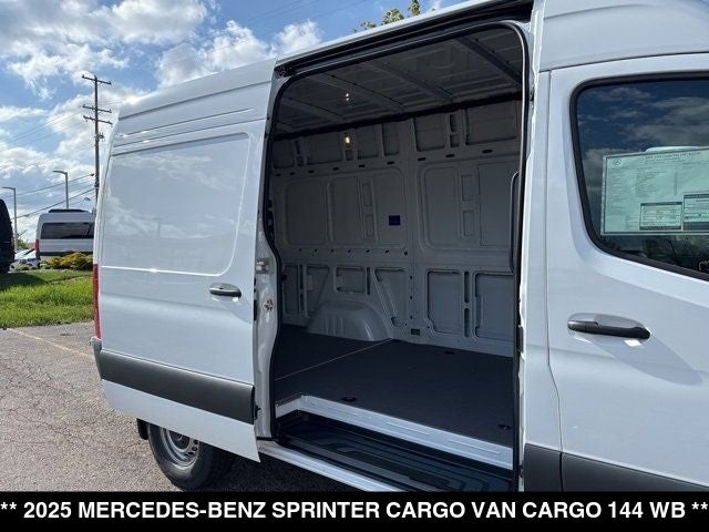 2025 Mercedes-Benz Sprinter 2500 Cargo 144 WB
