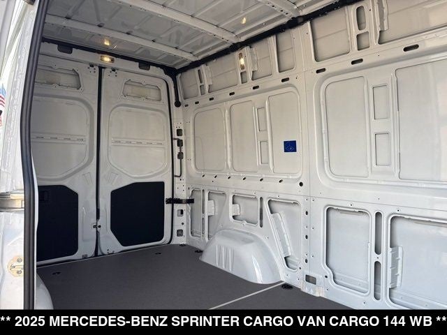 2025 Mercedes-Benz Sprinter 2500 Cargo 144 WB
