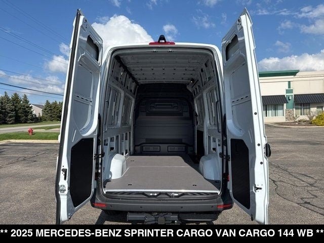 2025 Mercedes-Benz Sprinter 2500 Cargo 144 WB