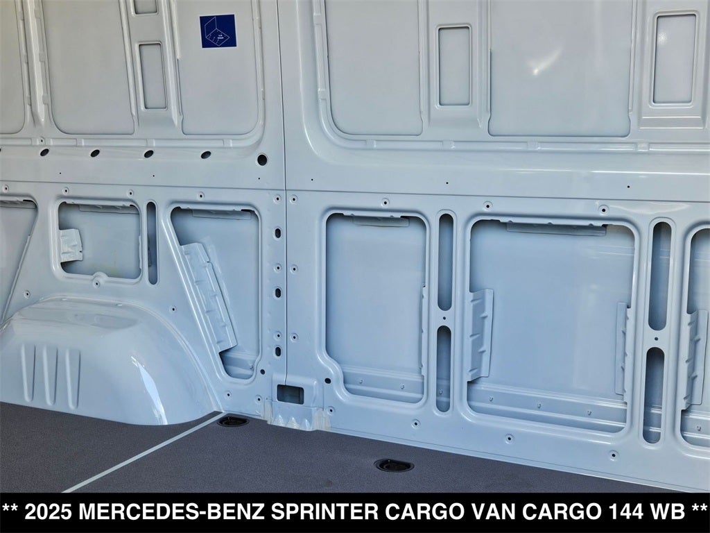2025 Mercedes-Benz Sprinter 2500 Cargo 144 WB